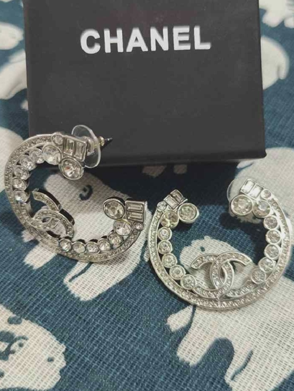 Chanel CC Crystal Silver Earrings - Picture 1 of 6